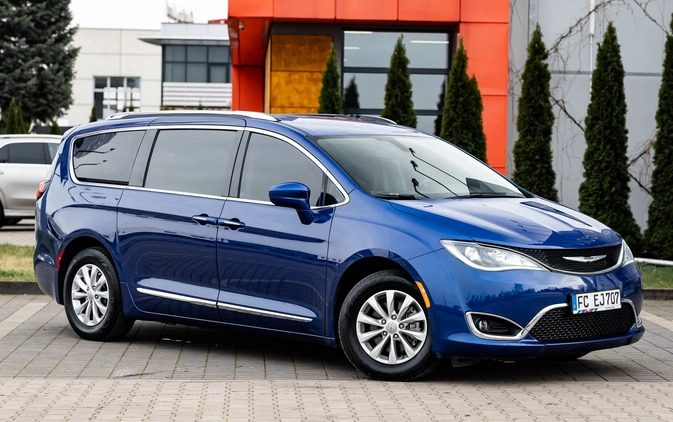 Chrysler Pacifica cena 138900 przebieg: 88000, rok produkcji 2020 z Szczecin małe 781